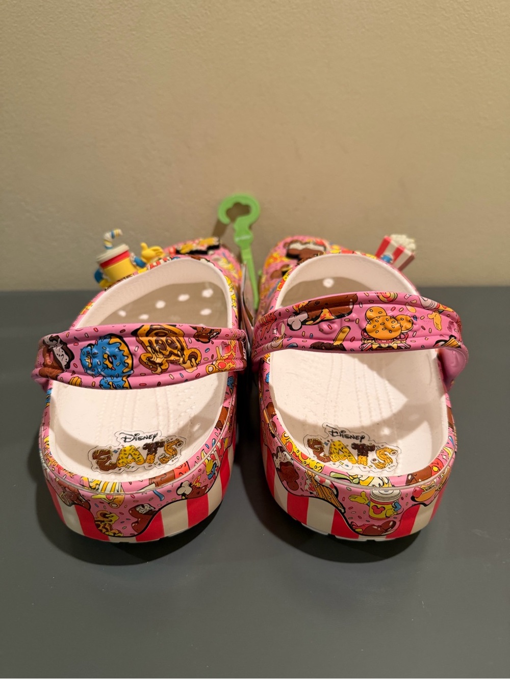 NWT Disney Parks Disney Eats snacks Crocs Clogs M6 / W8 - Picture 5 of 7